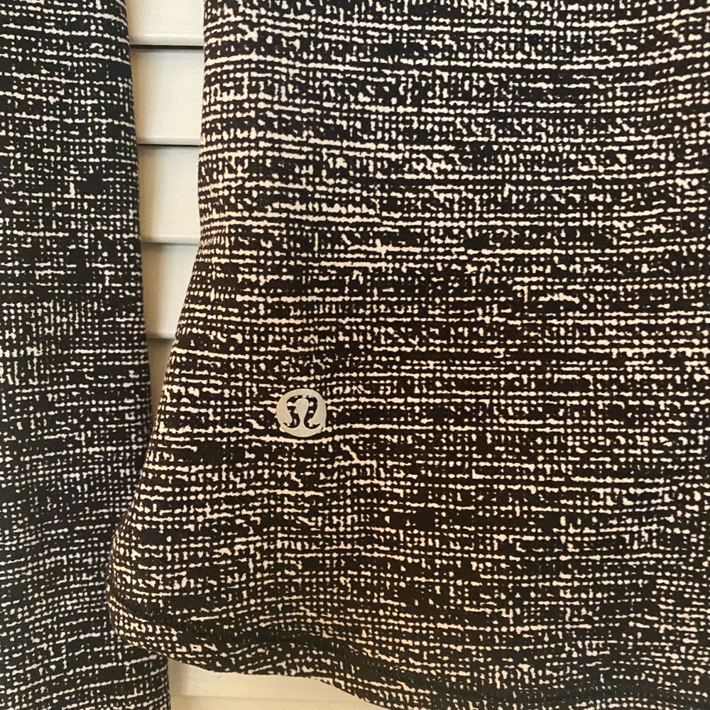 Lululemon Pullover Euc - image 3